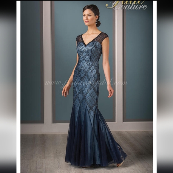 Elegant Blue Evening Gown - Picture 1 of 7